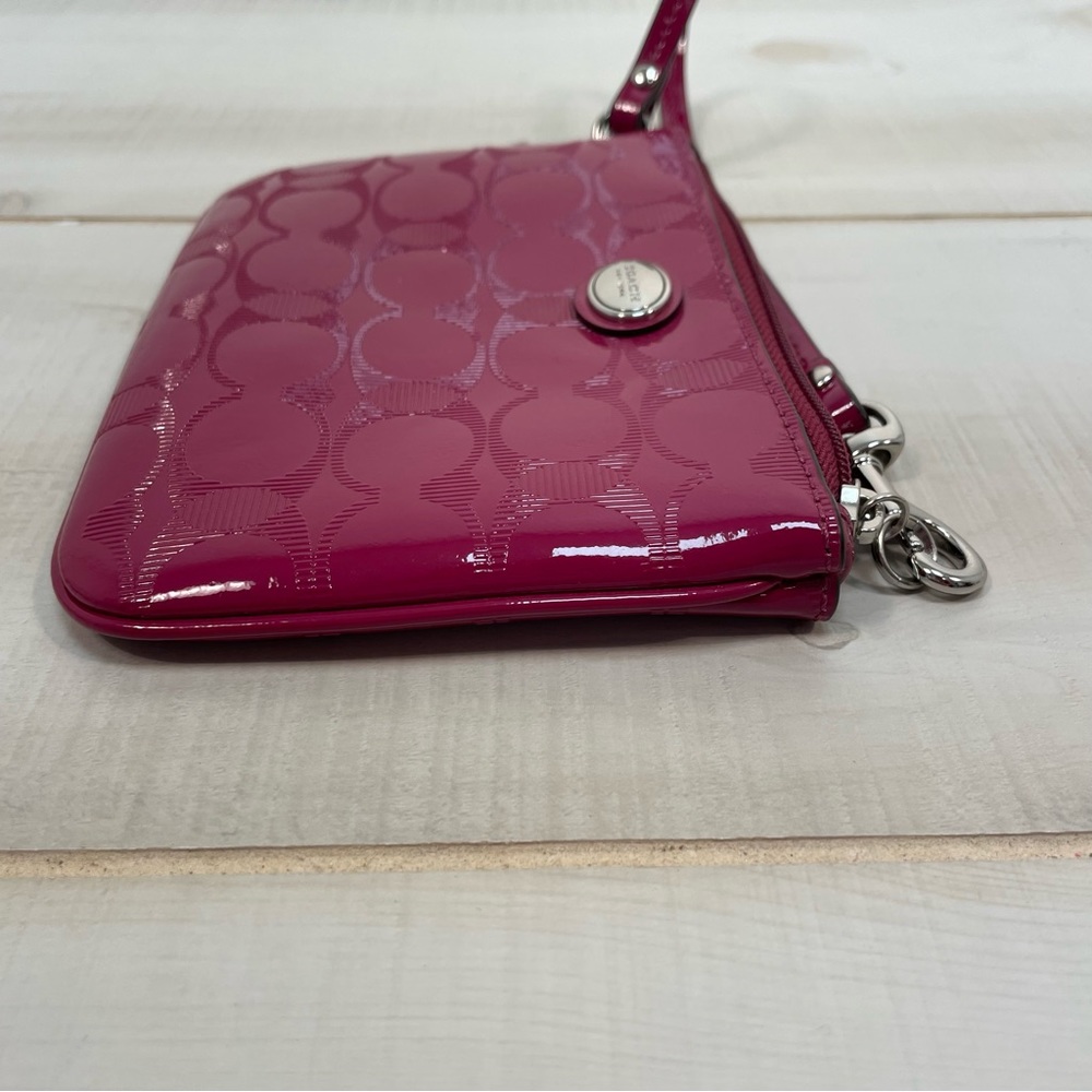 Nwot Coach F52282 Raspberry Embossed Patent Wrist… - image 6